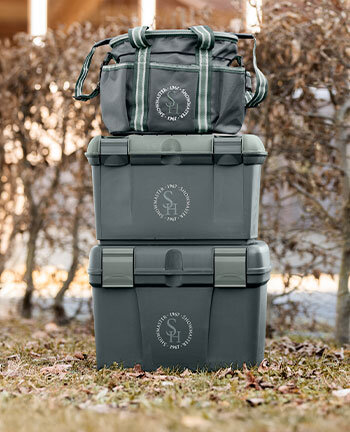 Tack Boxes & Grooming Bags Tack Boxes & Grooming Bags