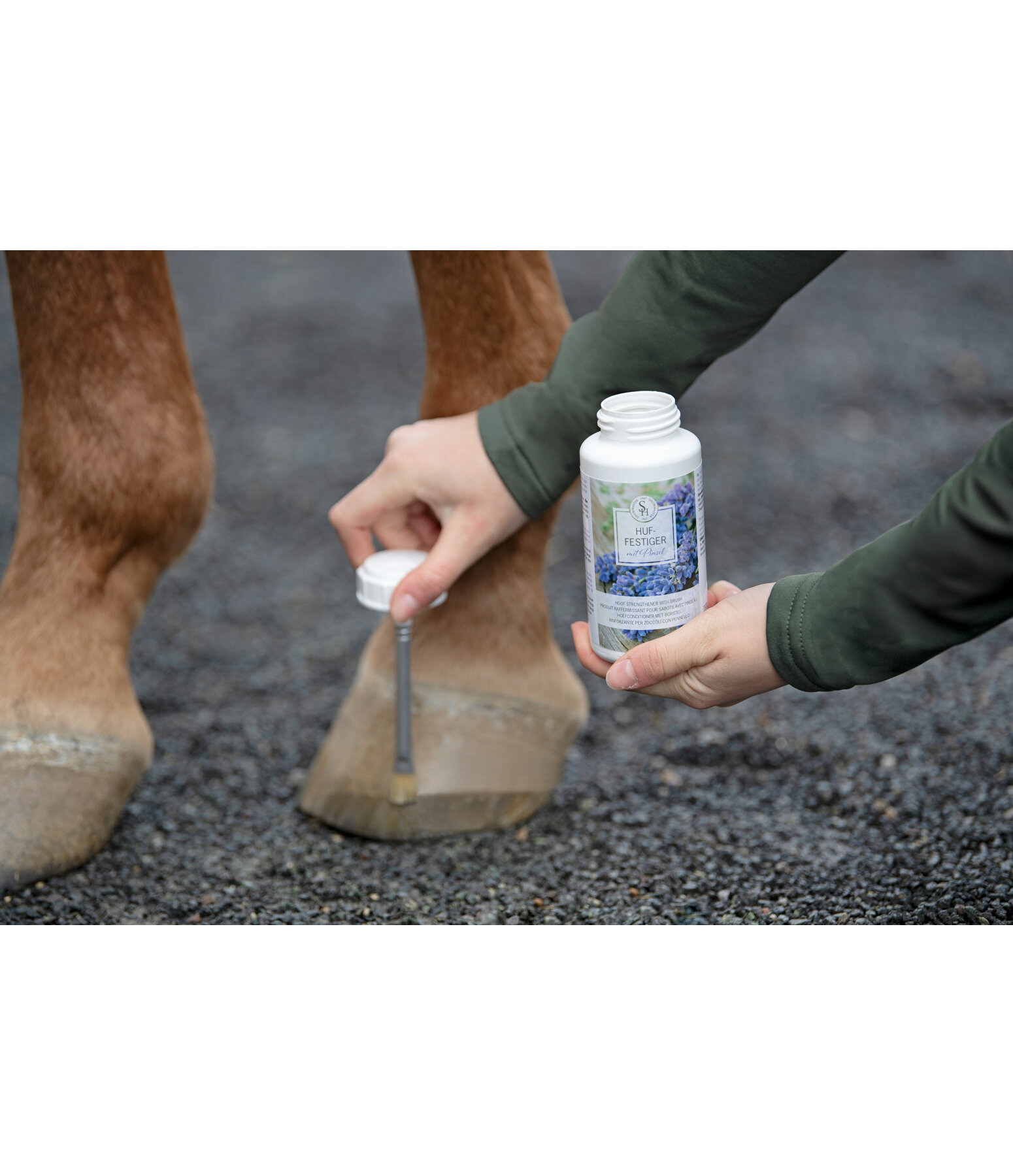 Hoof Strengthener with Brush