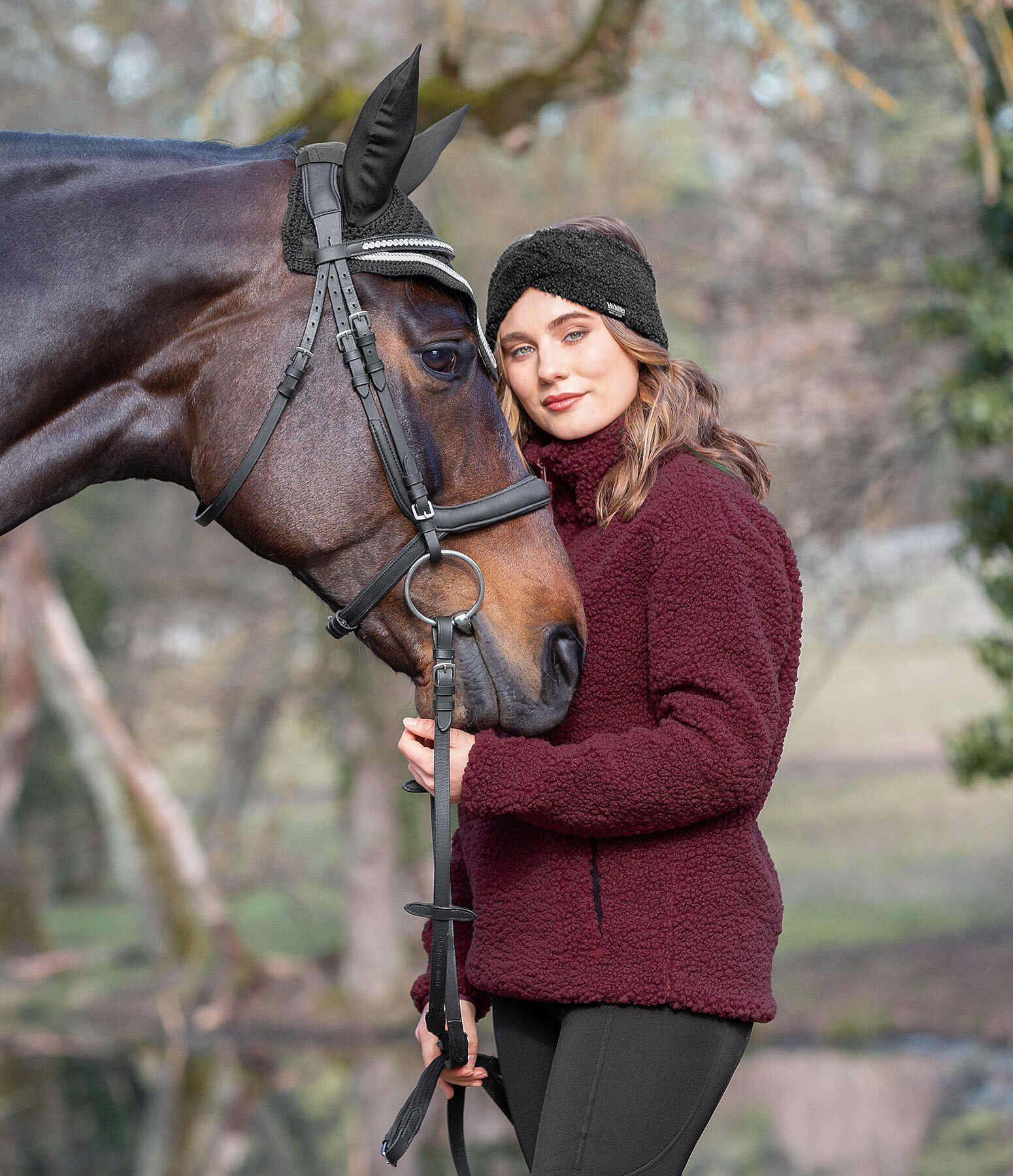 Women's Outfit Tara in Burgundy