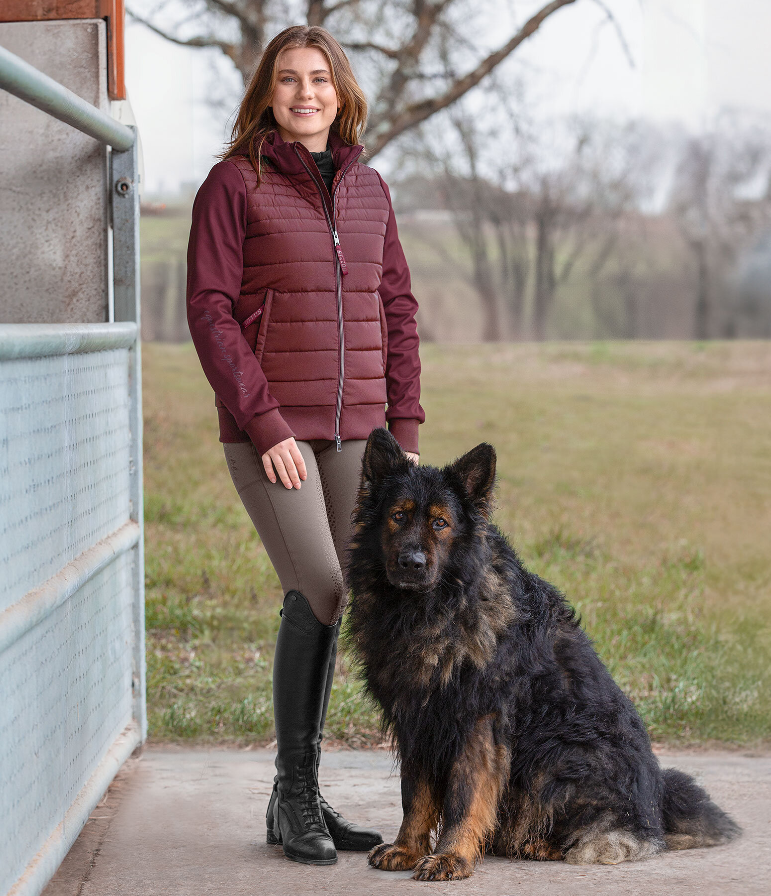 Women's Outfit Yola in Burgundy