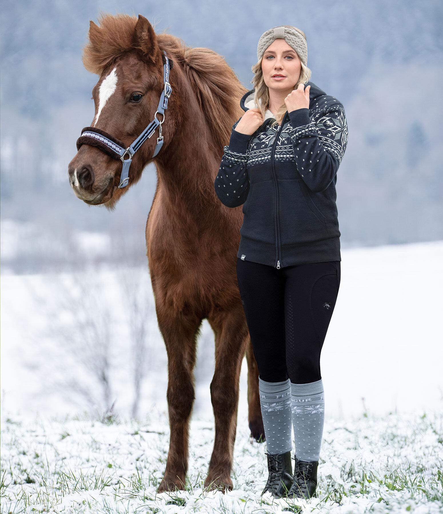 Icelandic Outfit Spirit in Ink Blue