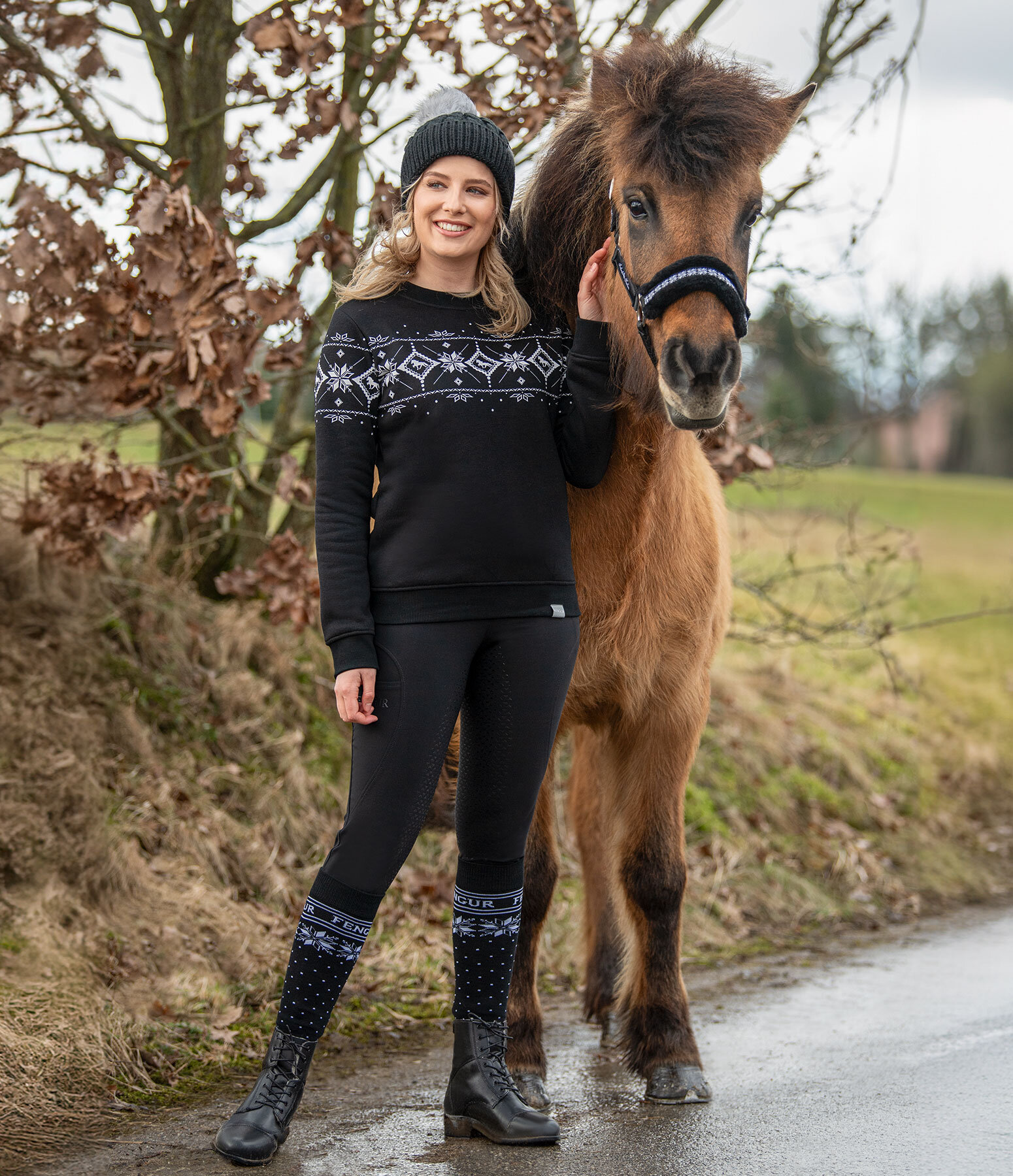 Icelandic Outfit Spirit in Black